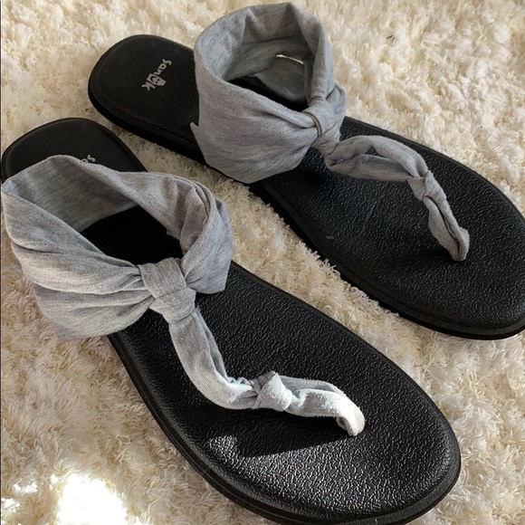 Light grey Sanuks - Picture 4 of 4